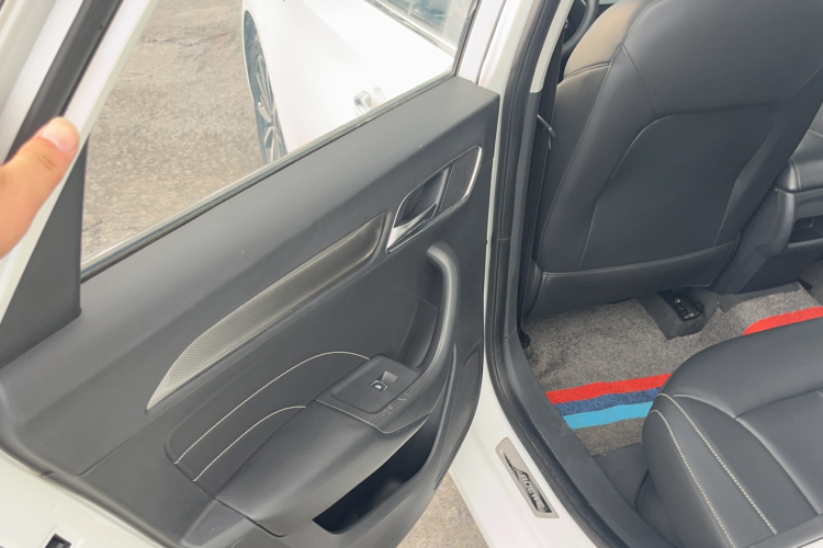 荣威i6 2018款 20T 自动旗舰版中控内饰7007