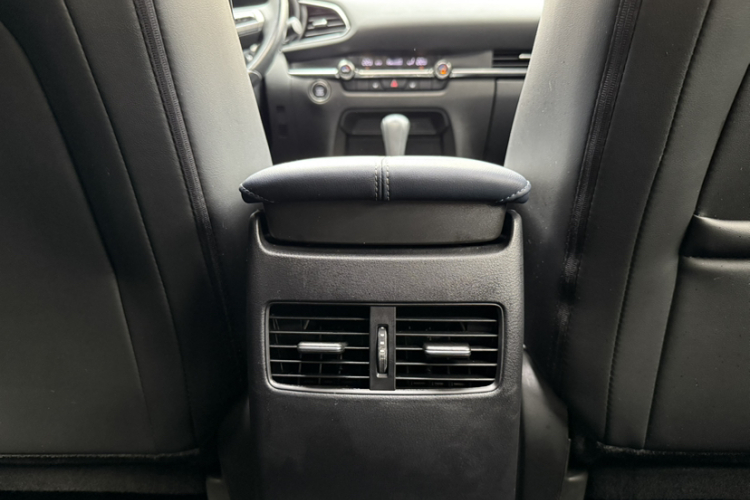 马自达CX-30 2020款 2.0L 自动耀悦型中控内饰7013