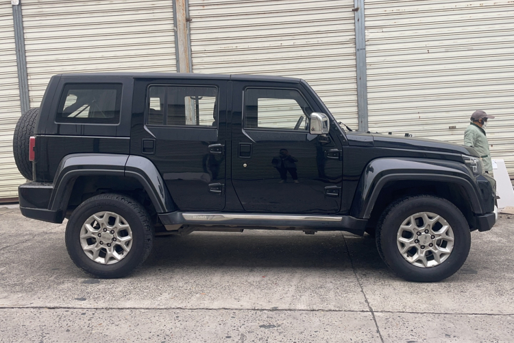 北京BJ40 2018款 2.0T 手动柴油四驱尊贵版车身外观6003