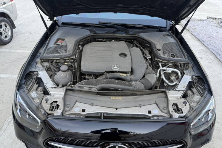 奔驰E级 2021款 E 300 L 运动时尚型局部细节24