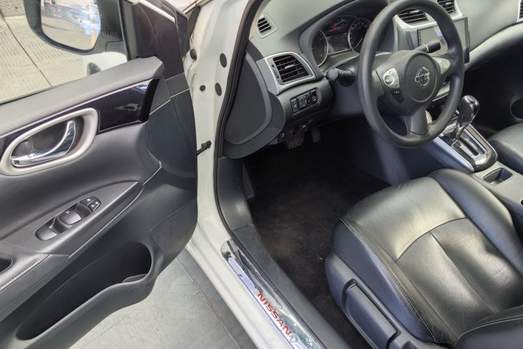 日产 轩逸 2016款 1.6XL CVT豪华版中控内饰7003