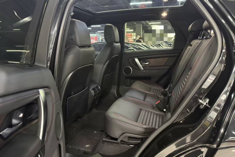 路虎 发现运动版 2020款 249PS R-Dynamic 性能科技版 7座中控内饰7006