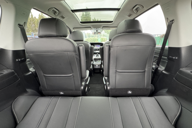 广汽传祺 传祺M6 2021款 270T DCT尊享版（七座）中控内饰7011