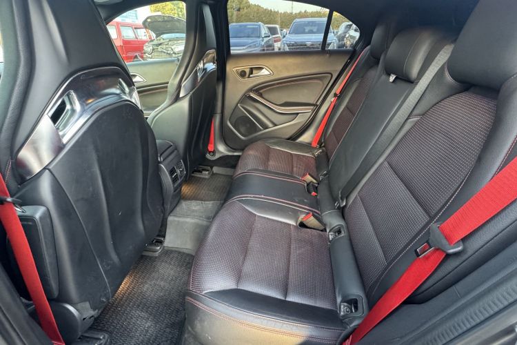 奔驰A级AMG(进口) 2017款 改款 AMG A 45 4MATIC中控内饰7007