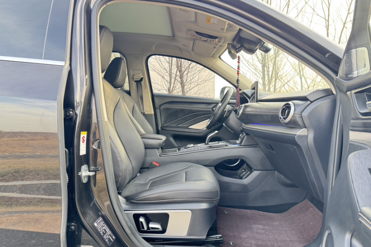 魏牌 VV6 2020款 2.0T 两驱智享+中控内饰7002