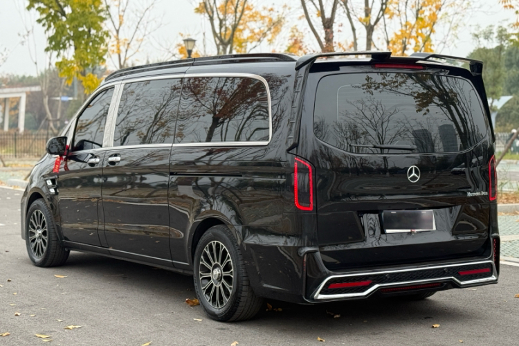 奔驰 威霆 2023款 2.0T 商务版 7座车身外观6004