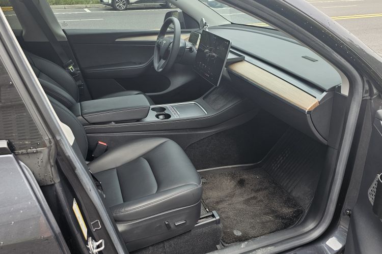 特斯拉 Model Y 2022款 改款 后轮驱动版车身外观6010