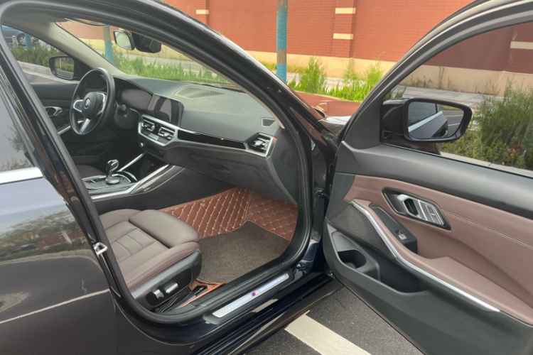 宝马3系 2020款 320Li M运动套装中控内饰7005