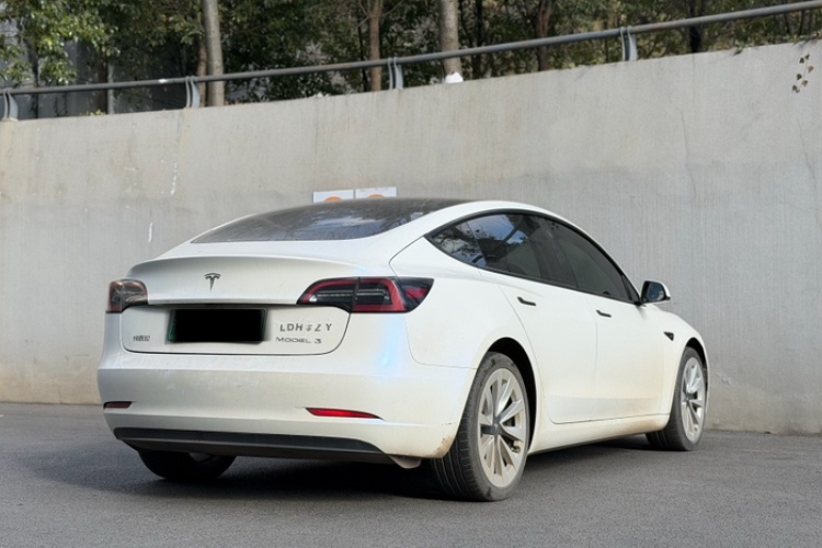 特斯拉 Model 3 2022款 后轮驱动版车身外观6004