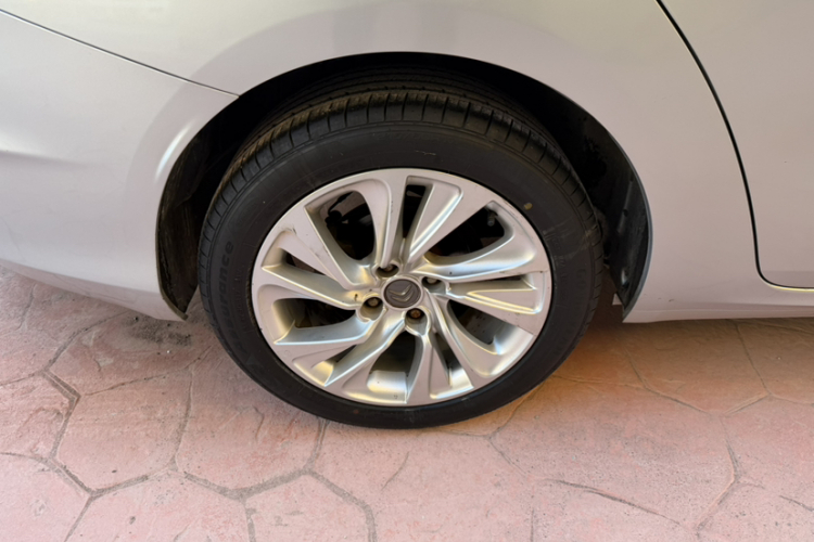 雪铁龙C4L 2015款 1.6T 自动尊贵版车身外观6008