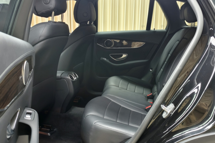 奔驰GLC 2017款 GLC 260 4MATIC 豪华型中控内饰7009