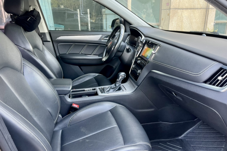 荣威RX5 2018款 20T 两驱自动旗舰版中控内饰7001