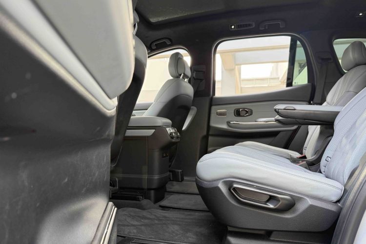 蔚来ES8 2020款 580KM 签名版 六座版中控内饰7005