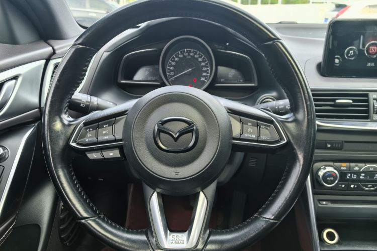马自达CX-4 2018款 2.5L 自动四驱蓝天激情版 国V中控内饰7012