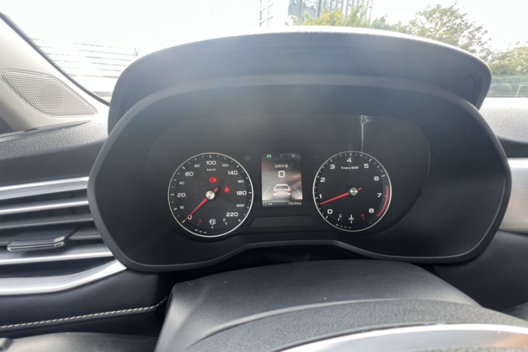 荣威i5 2020款 1.5L 手动4G互联领豪版中控内饰15