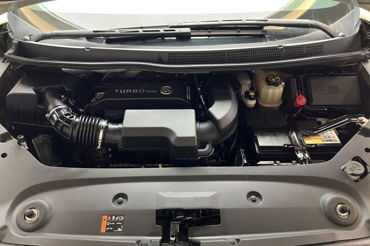 别克GL8 2020款 ES陆尊 653T 豪华型中控内饰7010