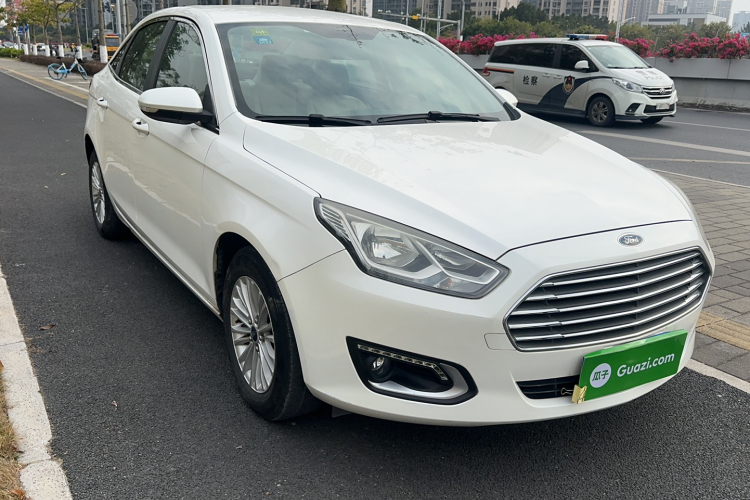 福特 福睿斯 2015款 1.5L 自动舒适型车身外观6002