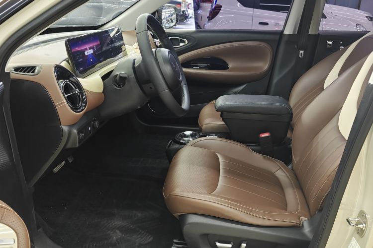 五菱汽车 五菱缤果 2023款 333km 灵犀互联+款中控内饰7002