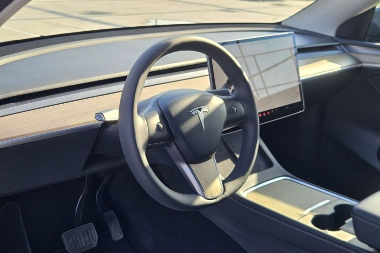 特斯拉 Model Y 2021款 标准续航后驱版中控内饰7001