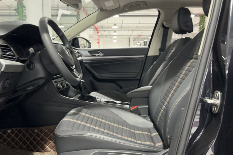 大众 朗逸 2019款 280TSI DSG舒适版 国VI中控内饰7003