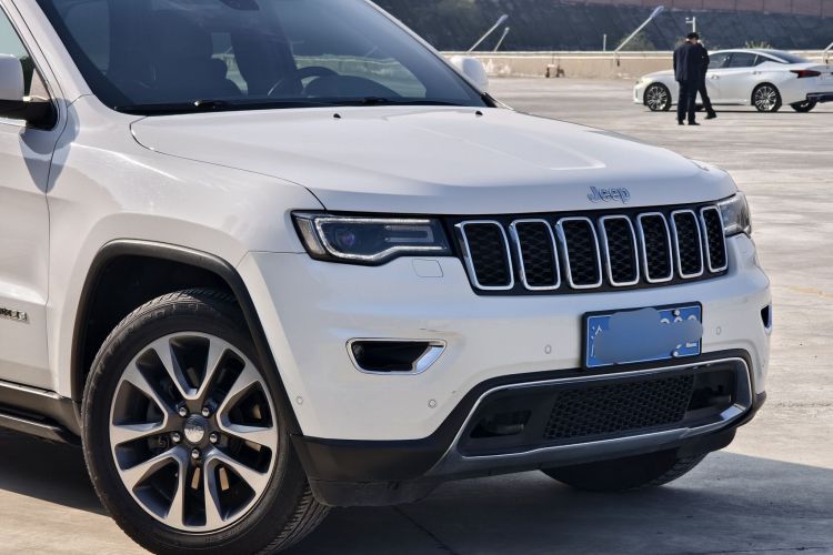 Jeep 大切诺基(进口) 2017款 3.0L 舒享导航版车身外观6004