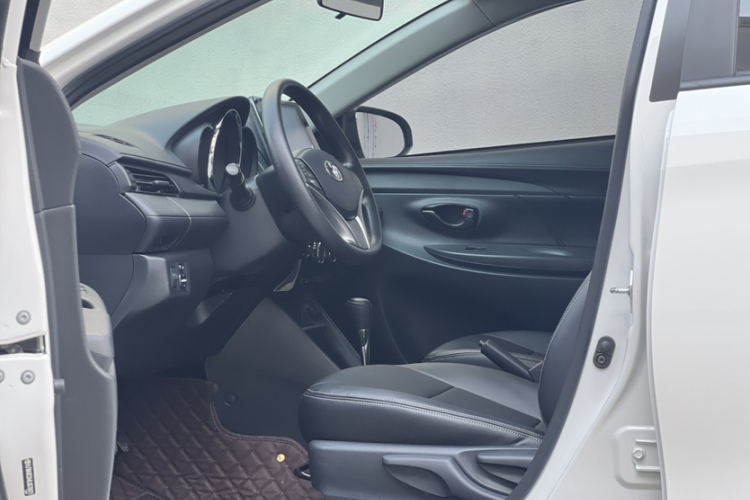 丰田 威驰 2021款 1.5L CVT创行版中控内饰7004