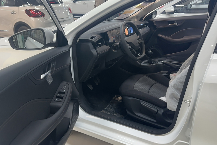 荣威i5 2026款 1.5L 手动舒享版中控内饰7002