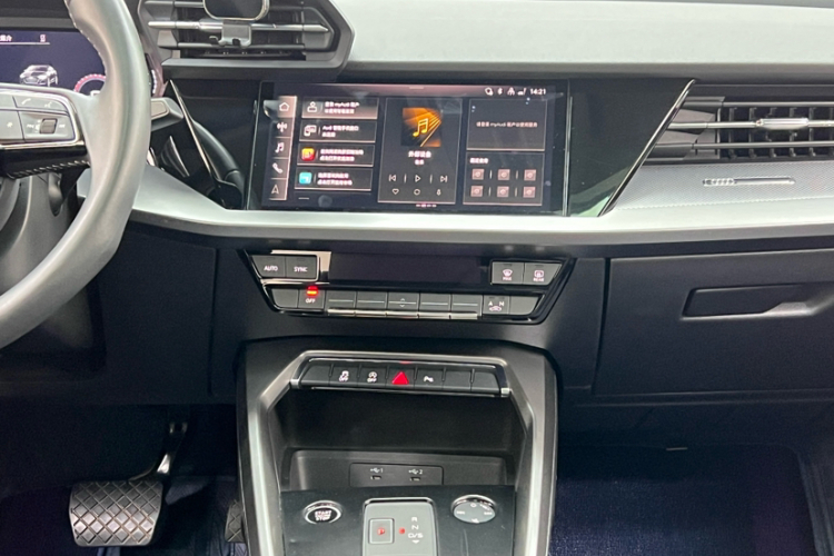 奥迪A3 2022款 A3L Limousine 35 TFSI 时尚运动型中控内饰7004