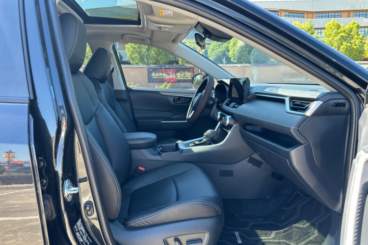 丰田 RAV4荣放 2023款 双擎 2.5L E-CVT两驱精英版局部细节41