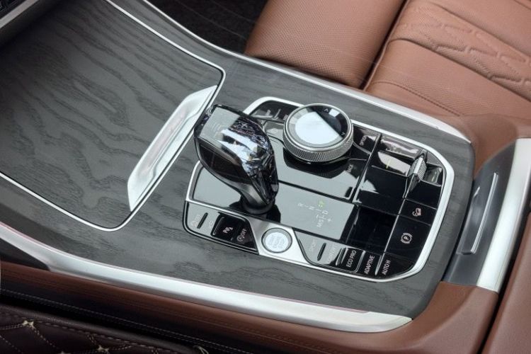 宝马X7 2019款 xDrive40i 行政型M运动套装中控内饰7010