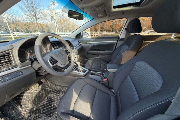 现代 领动 2016款 1.6L 自动智炫·精英型中控内饰7002