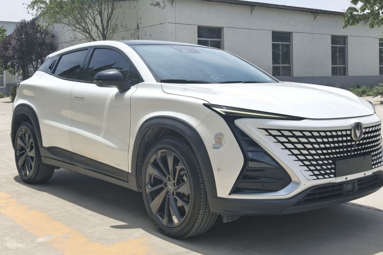 长安UNI-T 2020款 1.5T 旗舰型车身外观6002