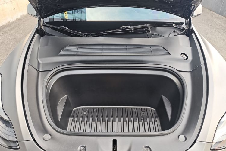 特斯拉 Model Y 2021款 标准续航后驱版中控内饰7014