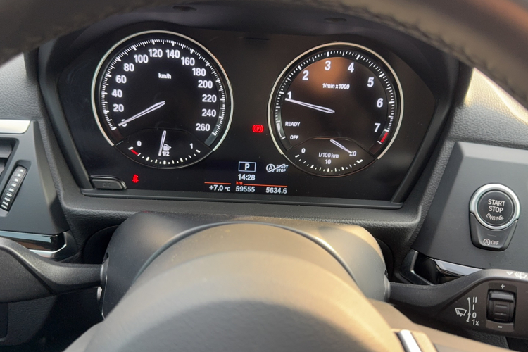 宝马1系 2020款 120i M运动套装中控内饰15