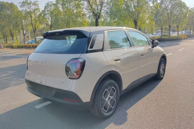 埃安 AION UT 2025款 330星辉版车身外观6005