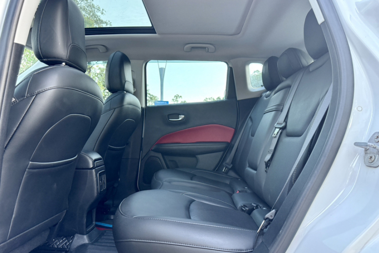 Jeep 指南者 2017款 200T 自动家享版中控内饰7001