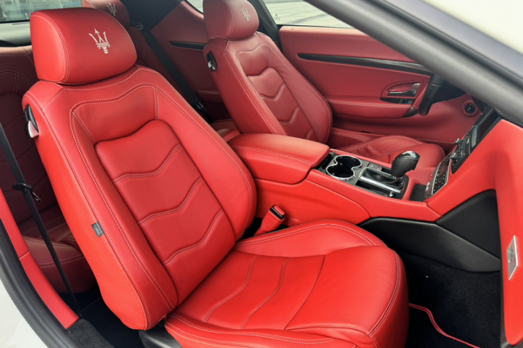 玛莎拉蒂 GranTurismo 2007款 4.2L 标准版中控内饰7001