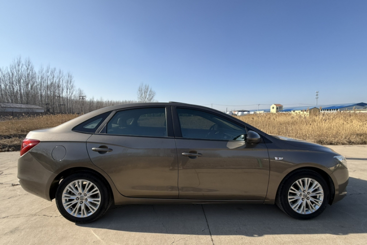 别克 英朗 2016款 15N 自动精英型车身外观6008