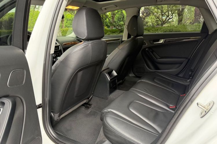 奥迪A4L 2013款 35 TFSI 自动舒适型中控内饰7004