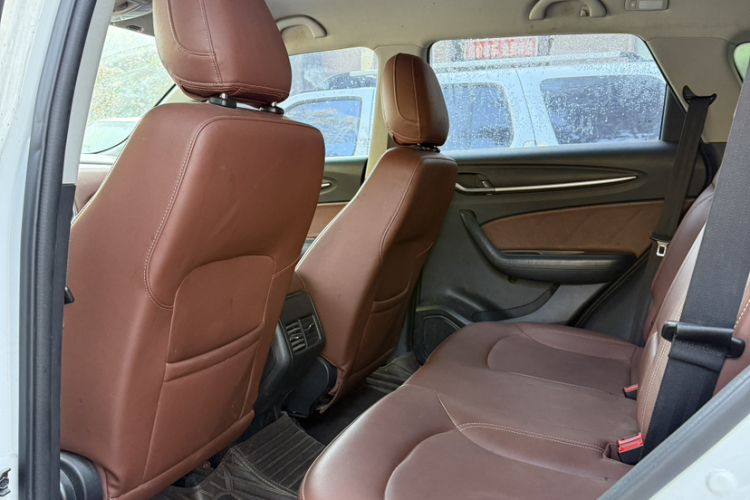 中华V6 2018款 1.5T 自动豪华型中控内饰7003