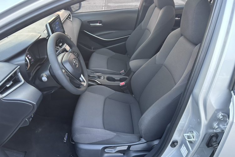 丰田 雷凌 2021款 双擎 1.8H E-CVT豪华版局部细节19