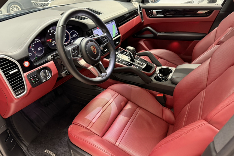 保时捷 2019款 Cayenne 3.0T中控内饰7010