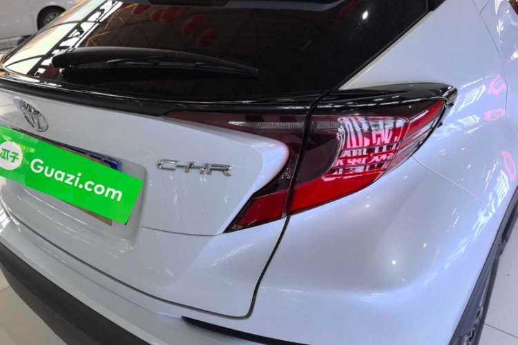 丰田C-HR 2023款 2.0L 豪华版车身外观6006