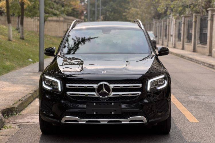 奔驰GLB 2023款 GLB 220 动感型车身外观6005