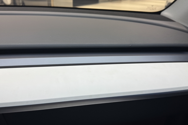 特斯拉 Model Y 2022款 长续航全轮驱动版中控内饰7007