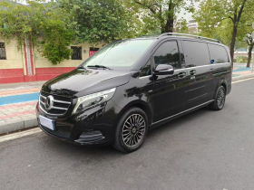 奔驰V级 2018款 V 260 L 尊贵加长版 国VI