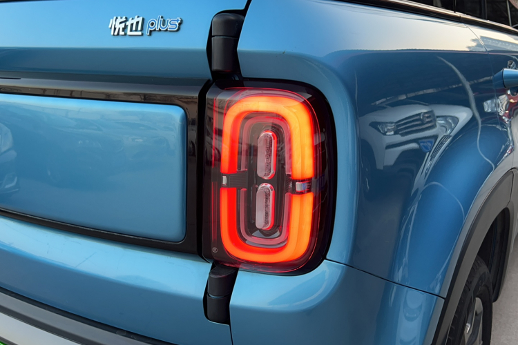 宝骏悦也Plus 2024款 智尊版 4座车身外观6005