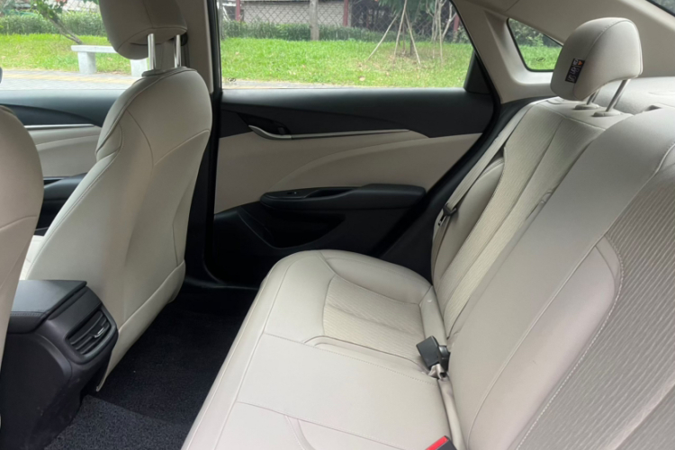 别克 英朗 2016款 18T 双离合精英型中控内饰7005