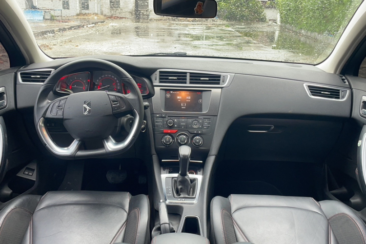 DS 4S 2016款 1.6T 自动睿动版THP160中控内饰7004