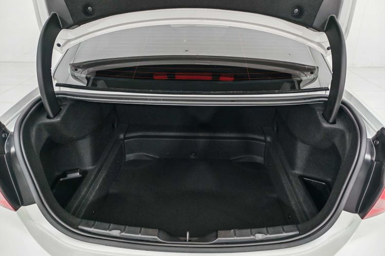 宝马1系 2021款 改款 125i M运动曜夜版车身外观6008